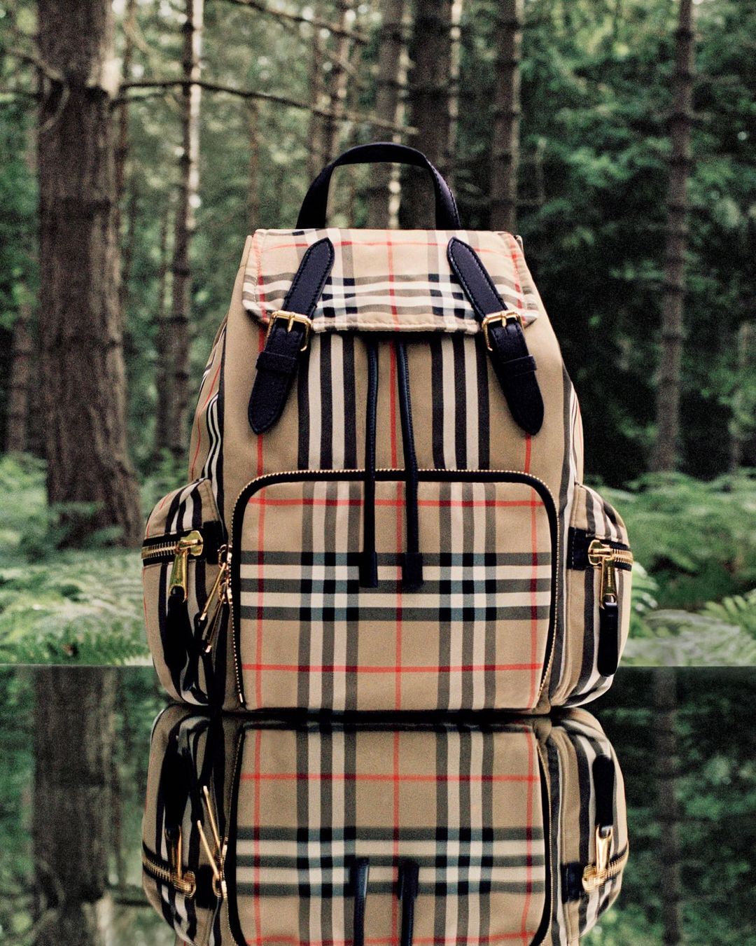 Mundo Das Marcas: BURBERRY