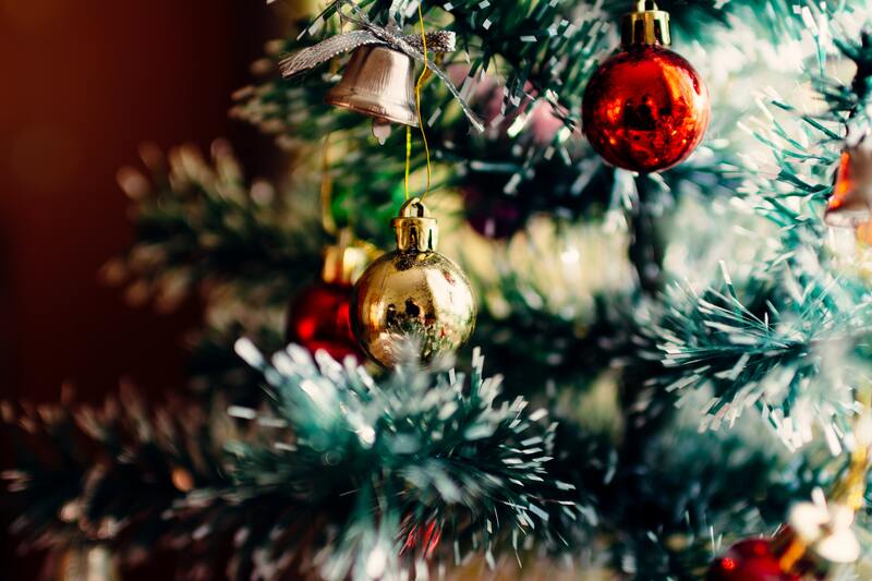 6 ideias criativas para decorar sua árvore de natal esse ano