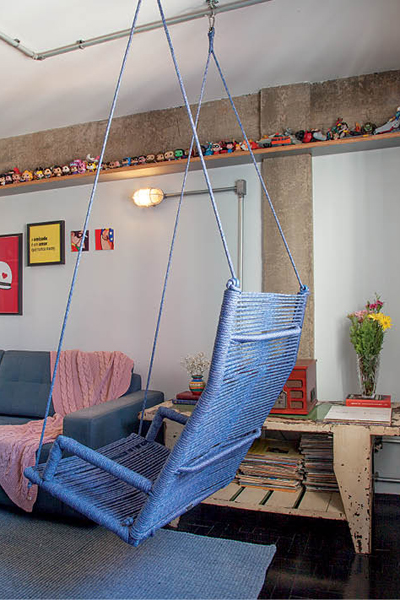 Balanço de cordas na sala de estar