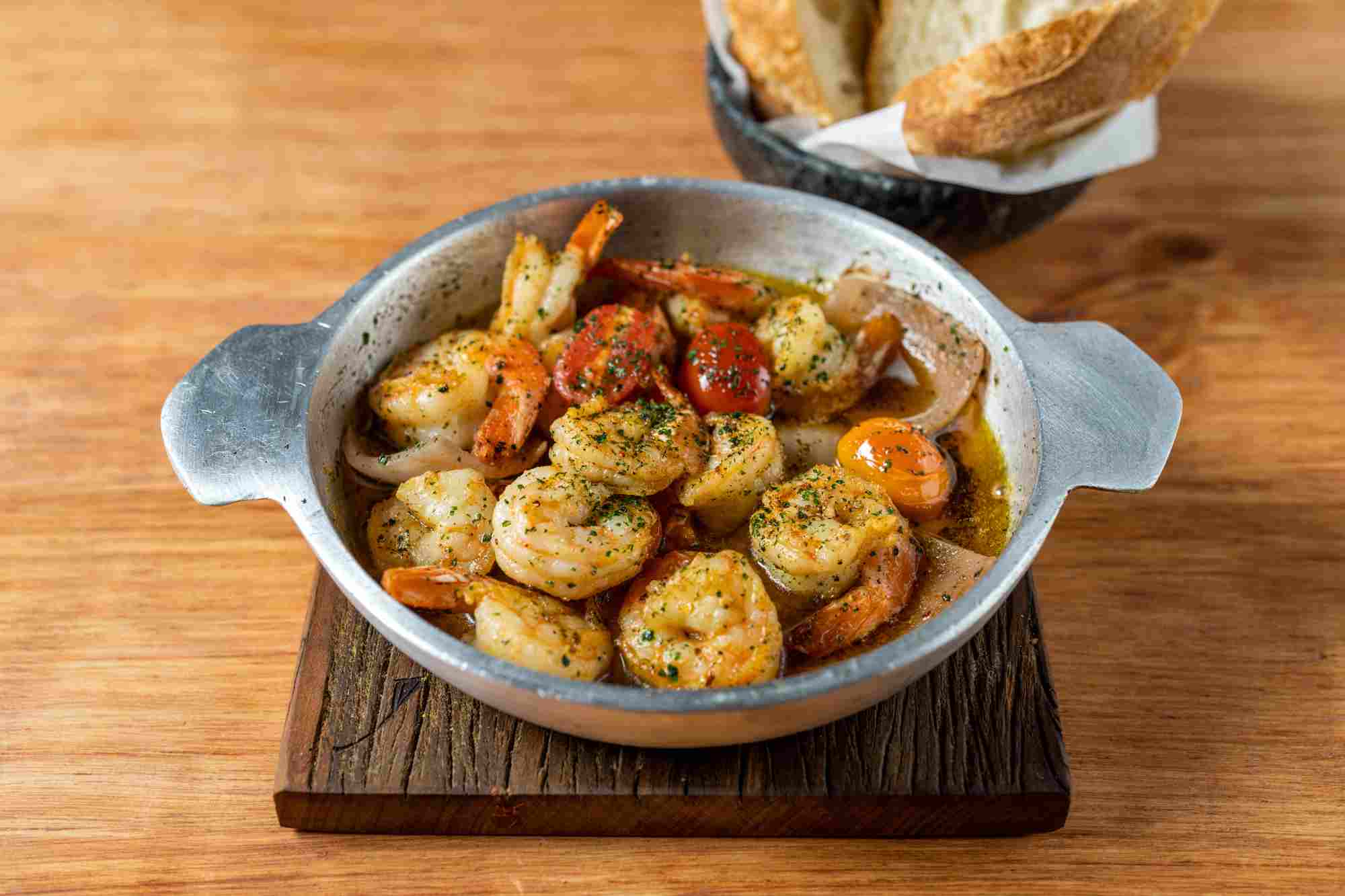 Gambas al ajillo, do Tuy Bar 