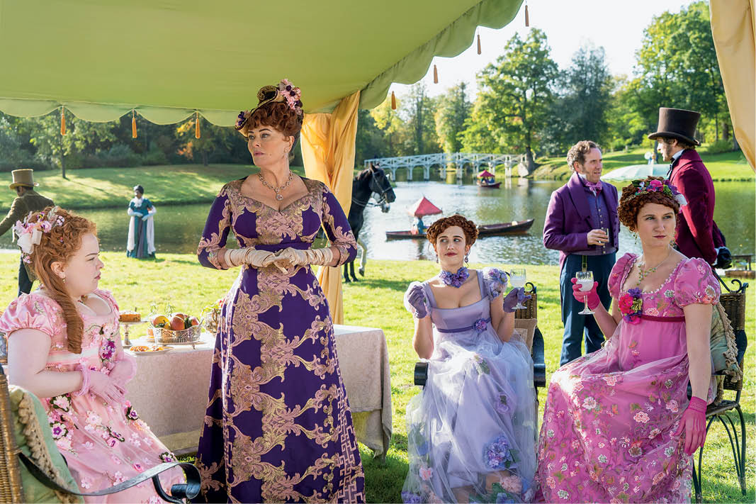 Duquesas da série exibem vestidos coloridos e vlumosos no Painshill Park