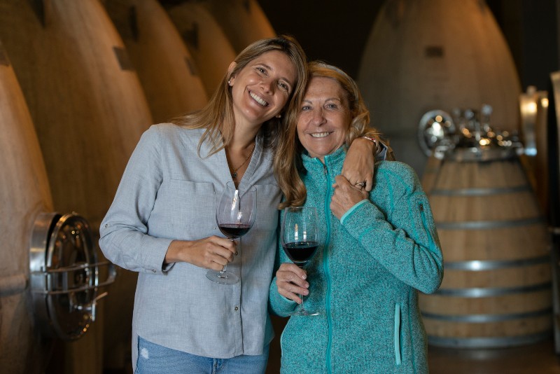 Ana Lovaglio e Susana Balbo em vinícola da família