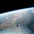 Visão do planeta Terra do primeiro voo suborbital com tripulação completa feito pela Virgin Galactic, de Richard Branson, em julho de 2021(Divulga