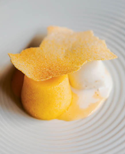 O bolinho de polenta acompanhado por sorvete de gorgonzola, uma das sobremesas famosas do restaurante Duda do Picchi