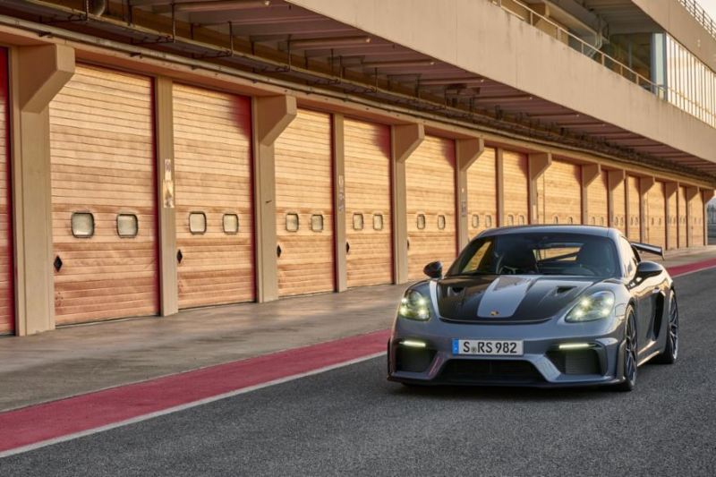 Carro Porsche 718 Cayman GT4 RS_Motor_Versatille 5