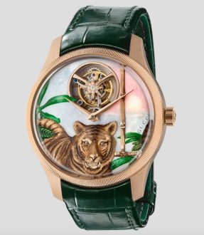 relócio Gucci com trabalho artesanal 