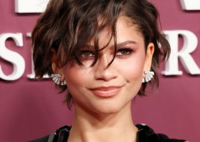 Atriz Zendaya usando joias Louis Vuitton