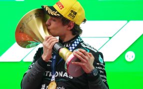 Kimi Antonelli, piloto de F1, com seu relógio especial