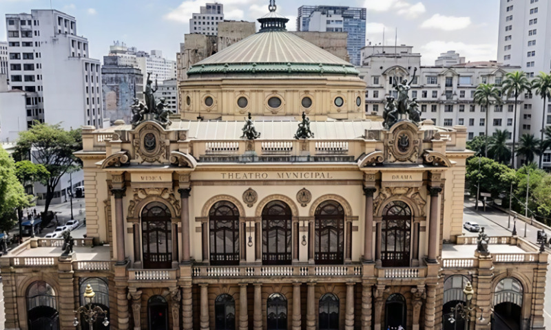Fachada do Theatro Municipal de São Paulo, com projeto de Ramos de Azevedo