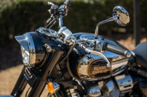 Royal Enfield 650 Classic Farol