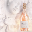 Garrafa comemorativa das 20 safras do resé Whispering Angel, produzido próxima a St-Tropez pelo Château d’Esclans, propriedade da Moët Hennessy
