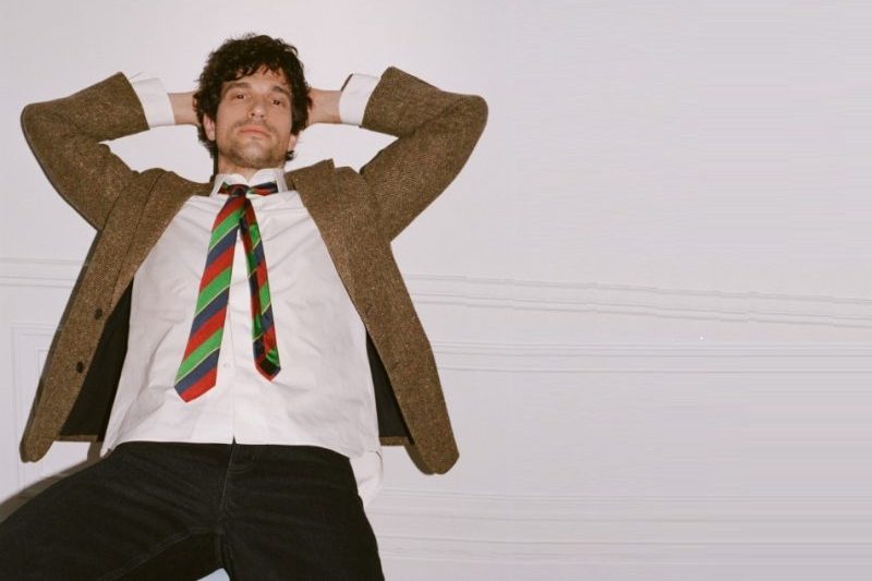 Blazers ator Jonathan Kelly para a Dior