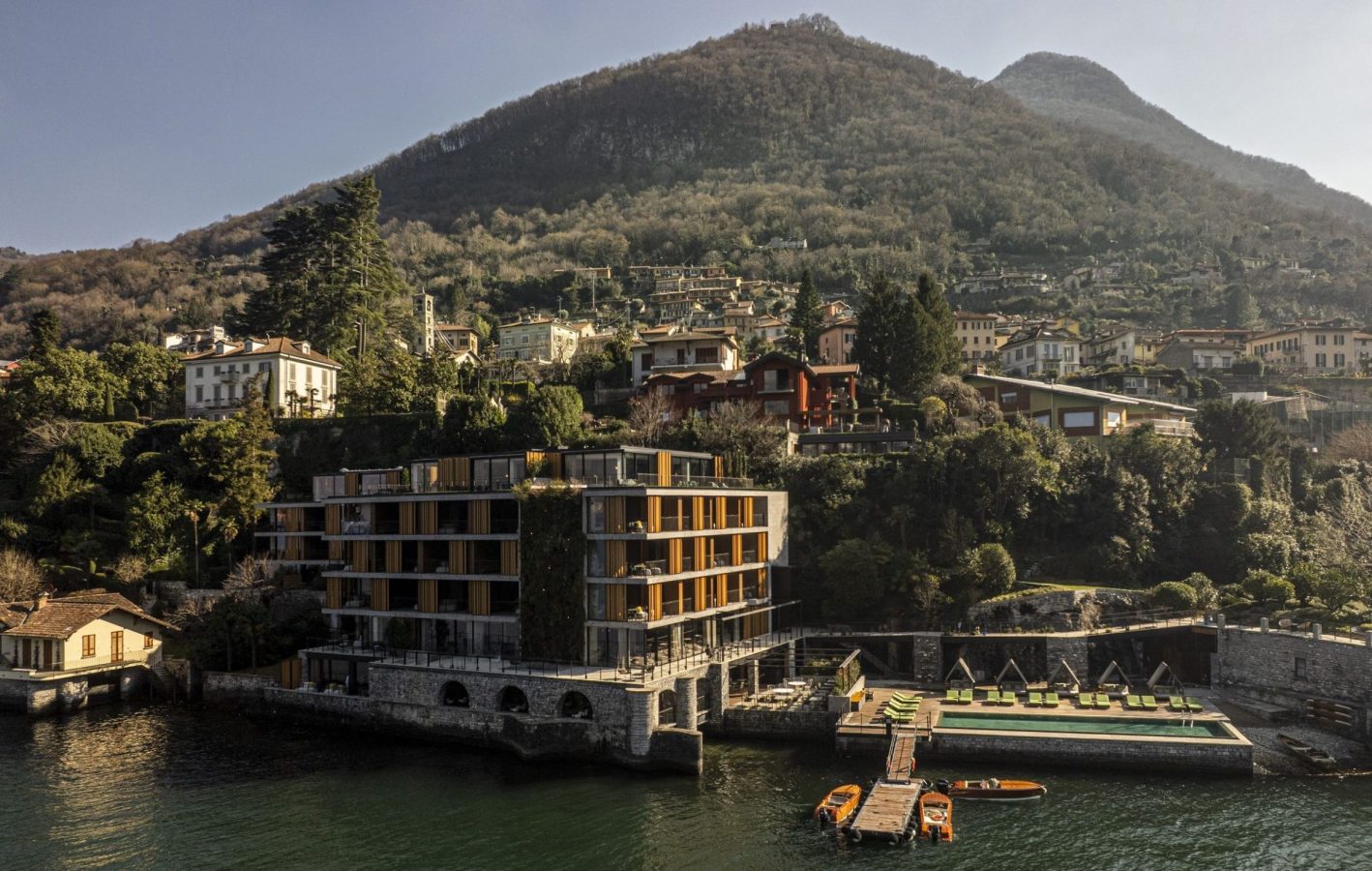 Il Sereno, hotel contemporâneo projetado para valorizar a vista permanente das águas e das montanhas ao redor do lago Como, na Itália (divulgação)