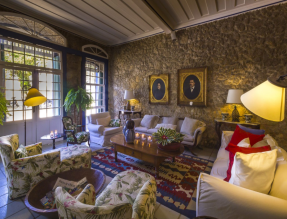Sala de estar da Pousada Porto Imperial (divulgação)