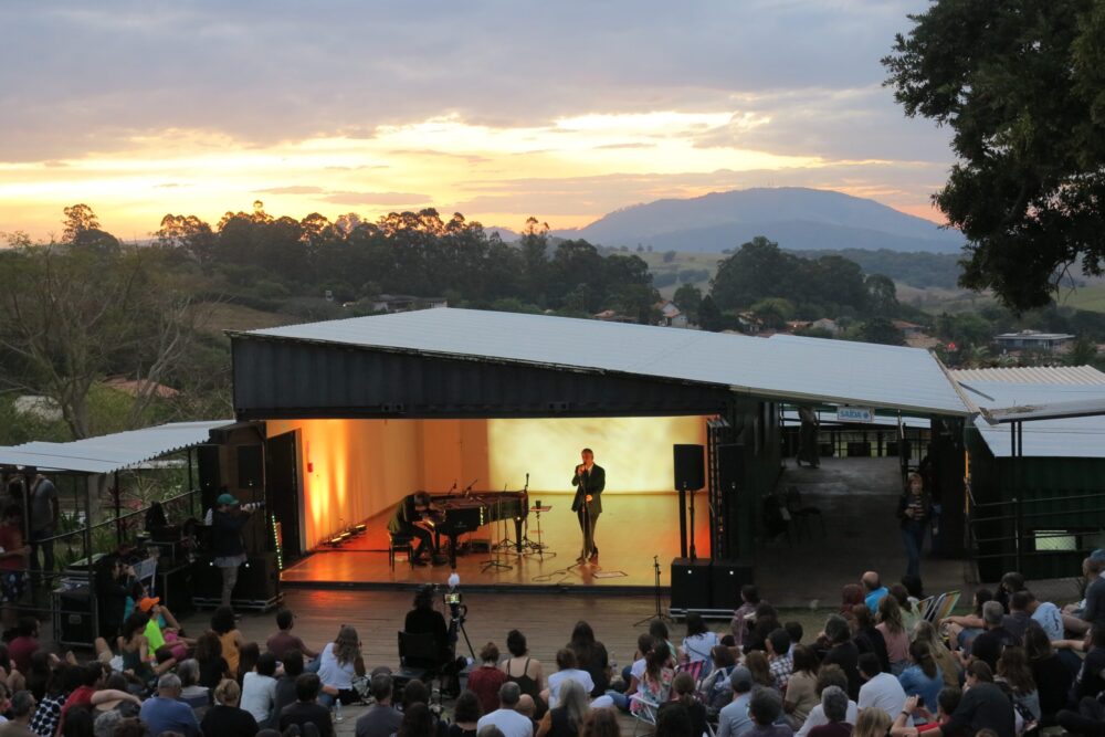 Show de Arnaldo Antunes no Auditório da Fazenda Serrinha, em 2022 (Divulgação)