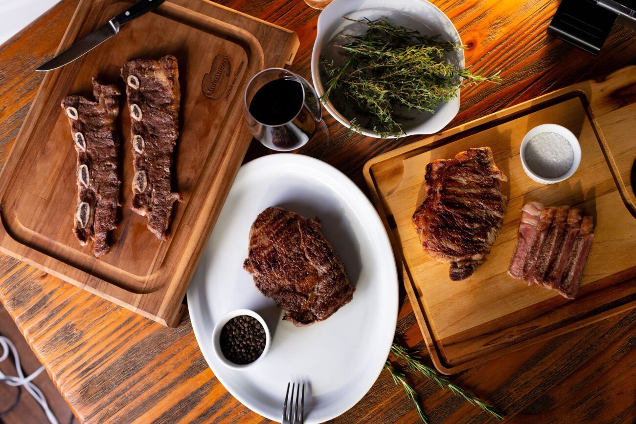 Assado de Tira, Ribeye e New York Steak (foto: Elias Gomes)