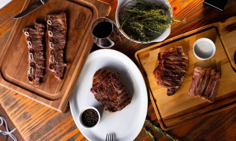 Assado de Tira, Ribeye e New York Steak (foto: Elias Gomes)