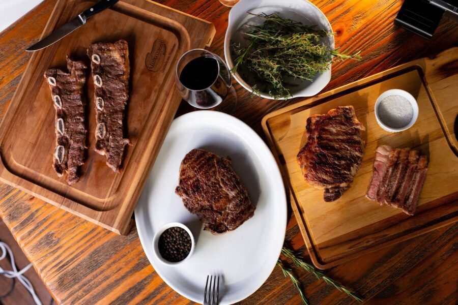 Assado de Tira, Ribeye e New York Steak (foto: Elias Gomes)
