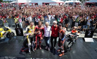 Entusiastas de 94 países, campeões de motociclismo, CEO da marca e prefeito de Misano participaram das festividades