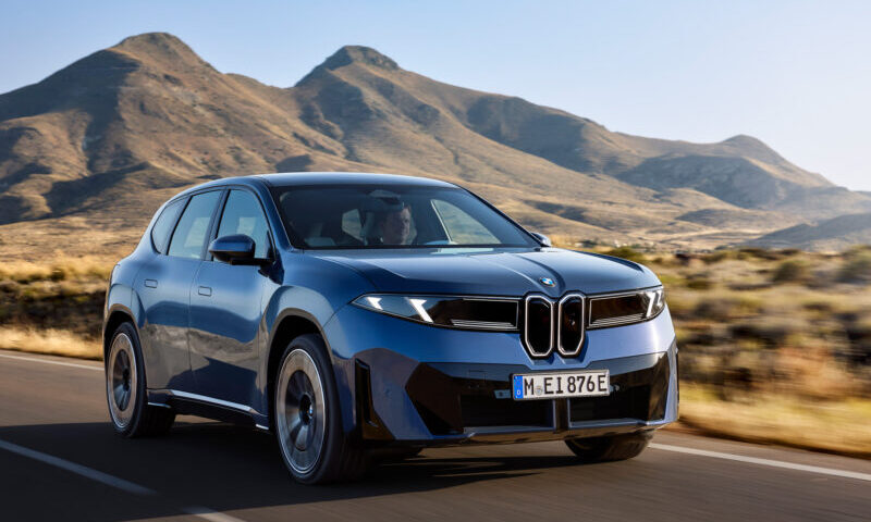 Novo BMW iX3 50 xDrive chega ao Brasil em versão única (Divulgação/BMW)