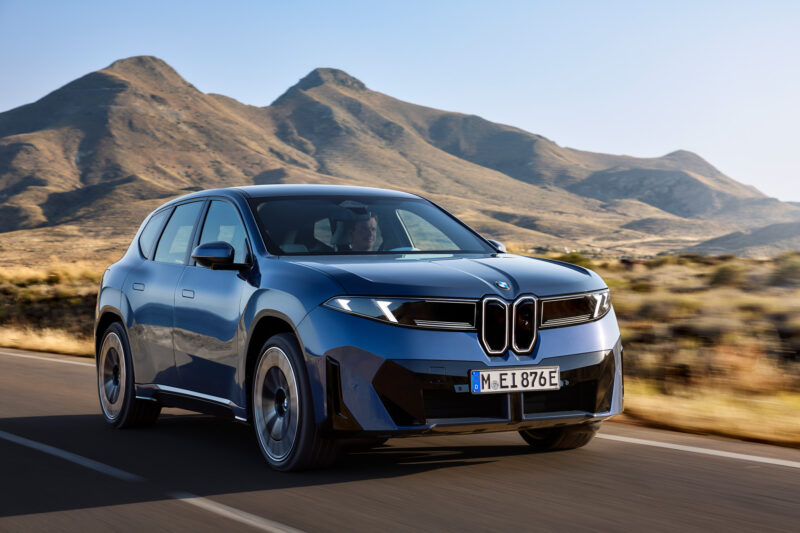 Novo BMW iX3 50 xDrive chega ao Brasil em versão única (Divulgação/BMW)