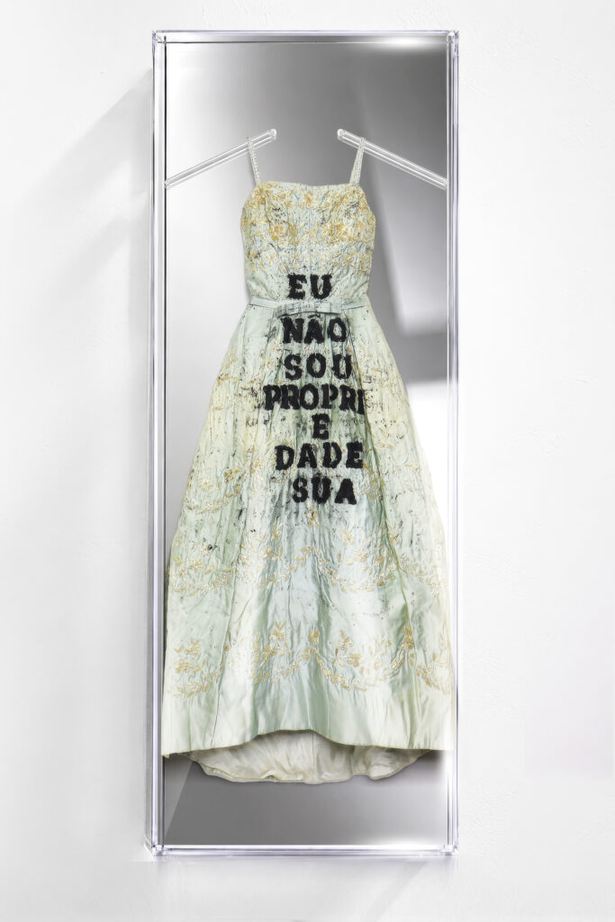 Obra de Fause Haten que está na exposição "DITO! Aquilo que não foi", na Galeria Fonte (DIvulgação/Paulo Cabral)