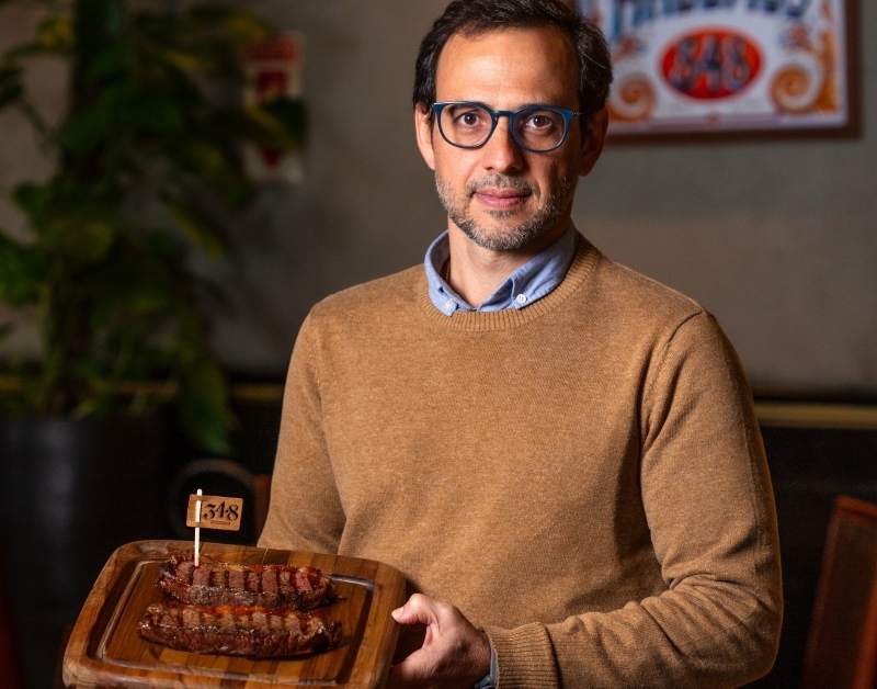 Henrique Freitas, especialista em carnes do grupo Corrientes 348 (foto: Fernanda Britto/divulgação)
