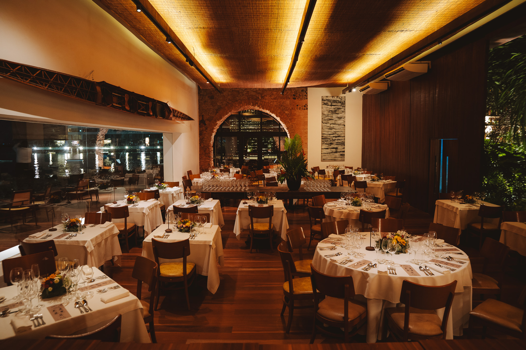 Ambiente do restaurante Amado, em Salvador (Divulgação/Enzo Angelo)