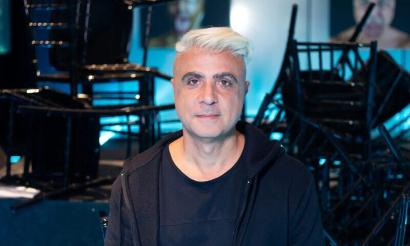 O estilista e artista plástico Fause Haten (Divulgação/Rafa Marques)