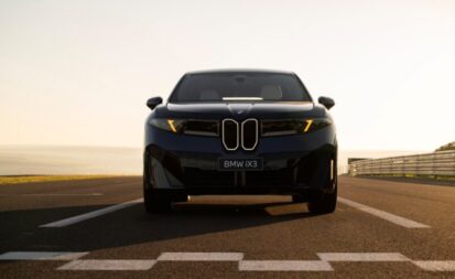 BMW iX3 50 xDrive começa a ser distribuído na rede de concessionárias da marca no Brasil (divulgação)