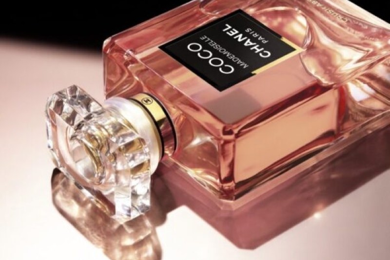 Coco Chanel Mademoiselle Crush Absolu