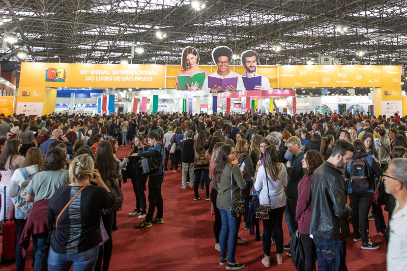 Algumas das principais palestras da Bienal do Livro acontecem na Arena Cultural (Divulgação/Bienal do Livro)
