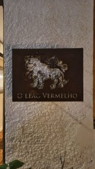 O Leão Vermelho (Versatille/André Sollitto)