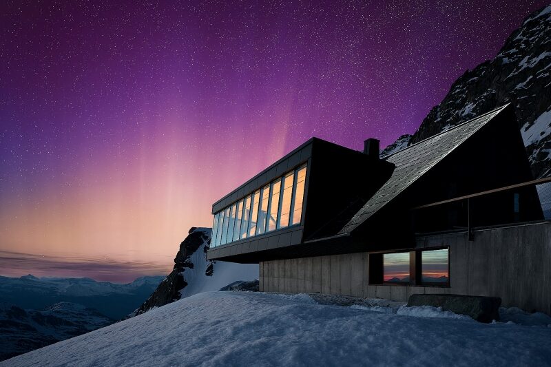 A Cabane Tortin com vislumbre da Aurora Boreal (foto: Albretch Voss/divulgação) Richard Branson
