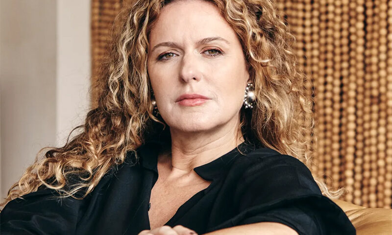 emannuelle junqueira estilista